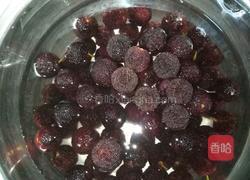 酸酸甜甜杨梅汤的做法图解2