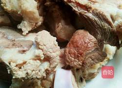 胡萝卜藕片筒子骨汤的做法图解4