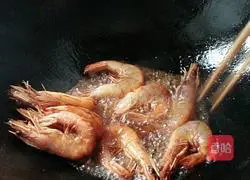 Illustration of how to make spicy saliva shrimp 5