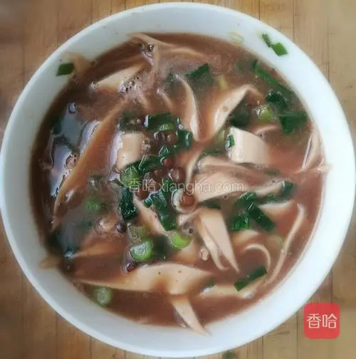出锅。这是最简单的方法，可以再加点菠菜也许更好。