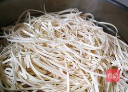 木耳胡萝卜熏肉焖面的做法图解4