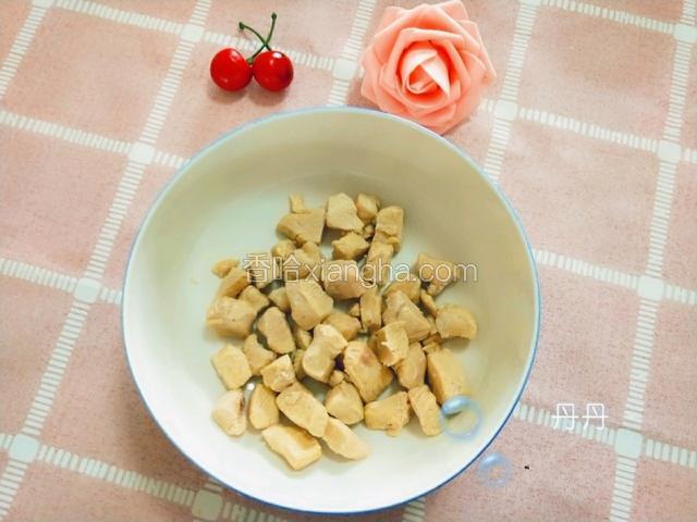 然后用水冲洗一遍，然后控水。
