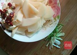 香醋土豆片的做法图解1