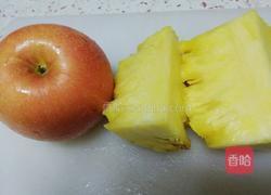 菠萝苹果汁的做法图解1