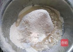 椰蓉牛角包的做法图解2