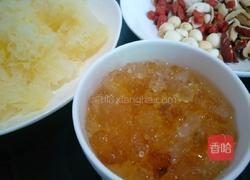 桃胶红枣银耳羹的做法图解4