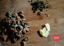 淡菜排骨山药汤的做法图解1