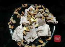 淡菜排骨山药汤的做法图解3