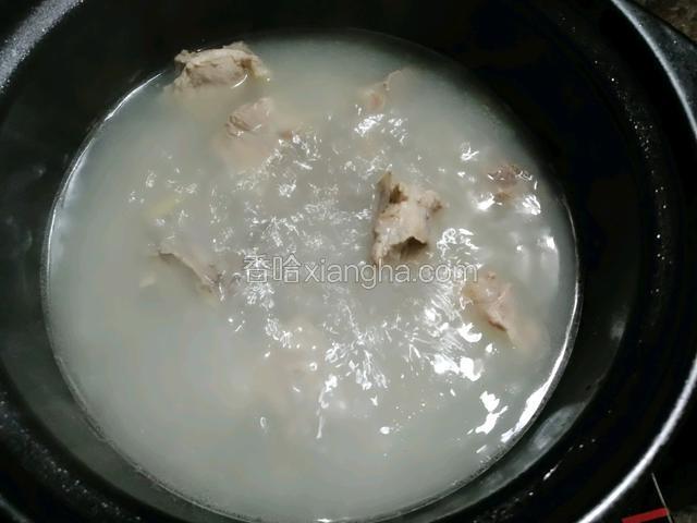 这是炖了一个半小时的汤