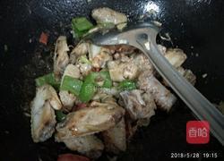 土豆胡萝卜炖鸡肉排骨的做法图解12