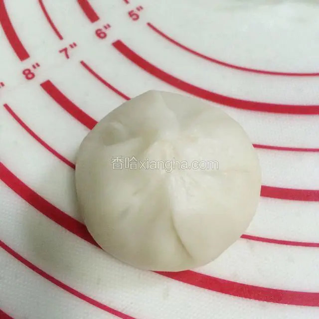 利用虎口收好口，然后捏紧。