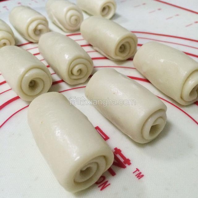 继续卷起来。