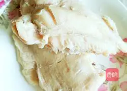 Illustration of how to make cold shredded chicken breast 2