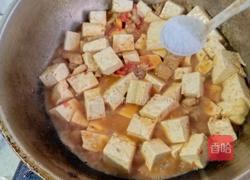五花肉烧豆腐的做法图解2