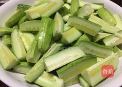 酸辣黄瓜的做法图解2