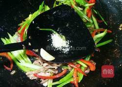 芹菜炒肉丝的做法图解10