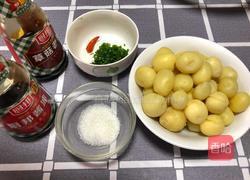 红烧小土豆的做法图解1