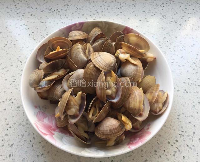 捞出沥干水份。
