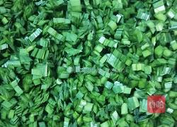 韭菜鸡蛋油条肉饺子的做法图解2