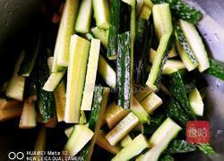 小六酸黄瓜的做法图解1