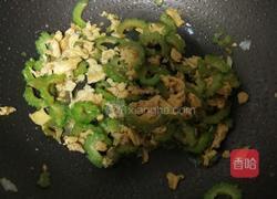 苦瓜炒蛋的做法图解9