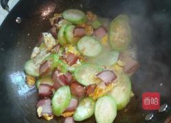 烟熏肉炒角瓜的做法图解5