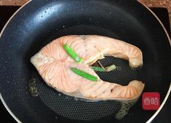 香煎三文鱼的做法图解3