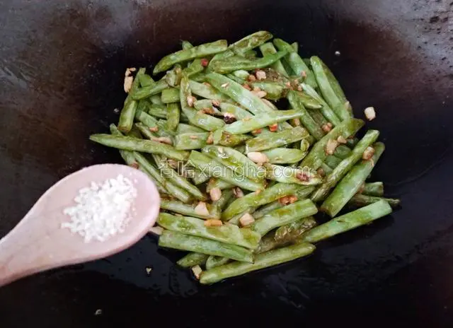 放少许鸡精