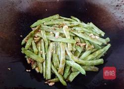 蒜香干煸四季豆的做法图解13
