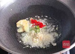 Illustration of how to cook tomato braised tiger prawns 9