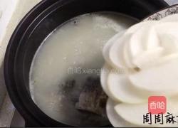 如何熬出好喝的鲫鱼汤的做法图解7