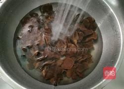 牛肝菌炒土猪肉的做法图解3