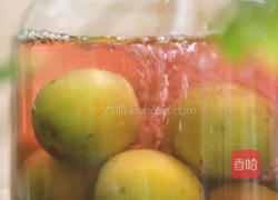 青梅酒||人随时光各自远，蓦然回首，却把青梅酿美酒的做法图解4