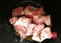 绿豆海带排骨汤的做法图解2