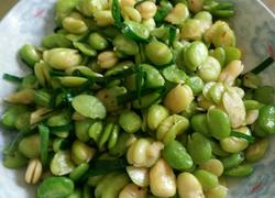 蚕豆黄炒韭菜