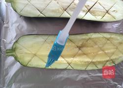 蒜末烤茄子的做法图解1