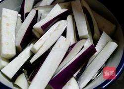 茄子芹菜的做法图解1
