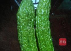 酱油炒苦瓜（减轻苦味）的做法图解1