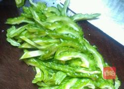 酱油炒苦瓜（减轻苦味）的做法图解2