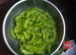 酱油炒苦瓜（减轻苦味）的做法图解4