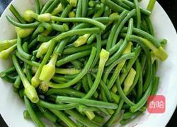 蒜薹炒鸡丁的做法图解2