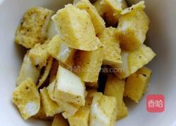 鸡蛋炒馒头块的做法图解3