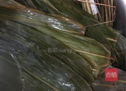 咸蛋五香猪肉粽的做法图解7