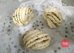 椒盐黑芝麻花卷的做法图解12