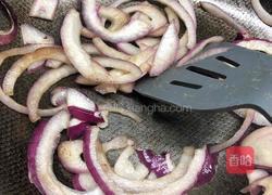 尖椒洋葱孜然炒羊肉的做法图解2