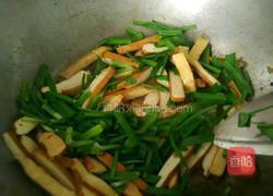 韭菜耗油炒豆腐干的做法图解4