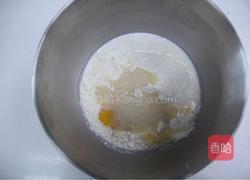经典奶香小面包的做法图解1