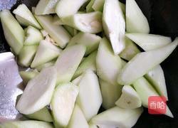 丝瓜油面筋的做法图解2