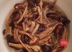 牛肉茶树菇的做法图解2