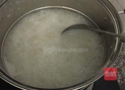 皮蛋瘦肉粥。的做法图解2
